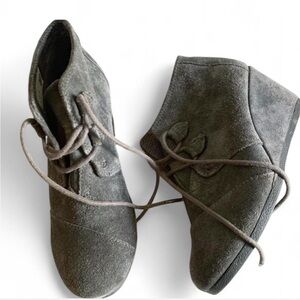 TOMS Gray Suede Desert Wedge Ankle Boots 6
